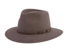 Akubra 'Traveller' in Regency Fawn