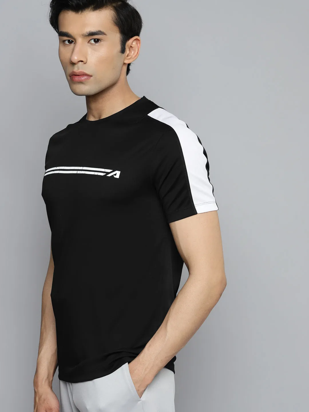 Alcis Men Black Slim Fit Training or Gym T-shirt