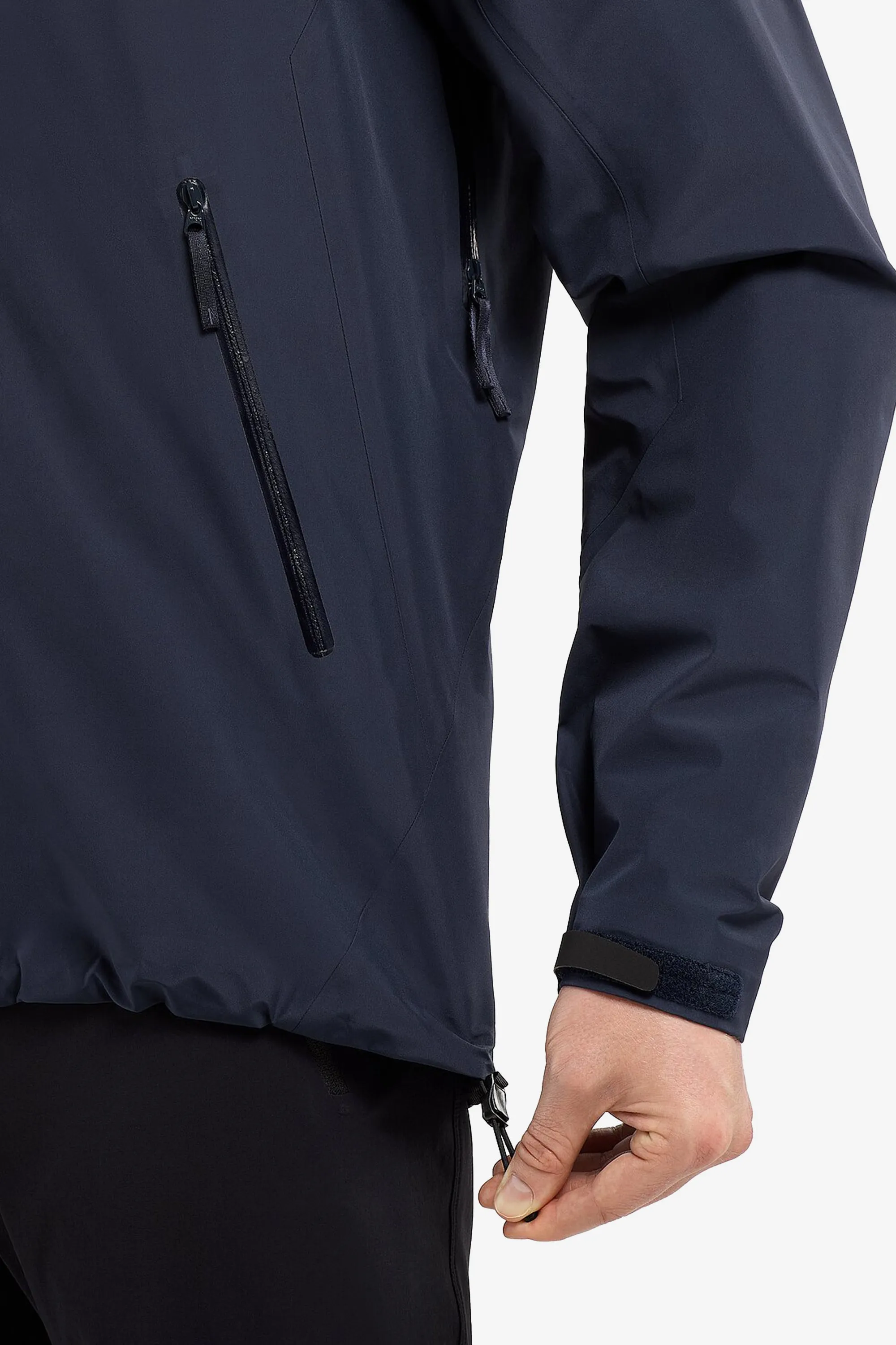 Arc'teryx Men's Beta LT Jacket in Black Sapphire