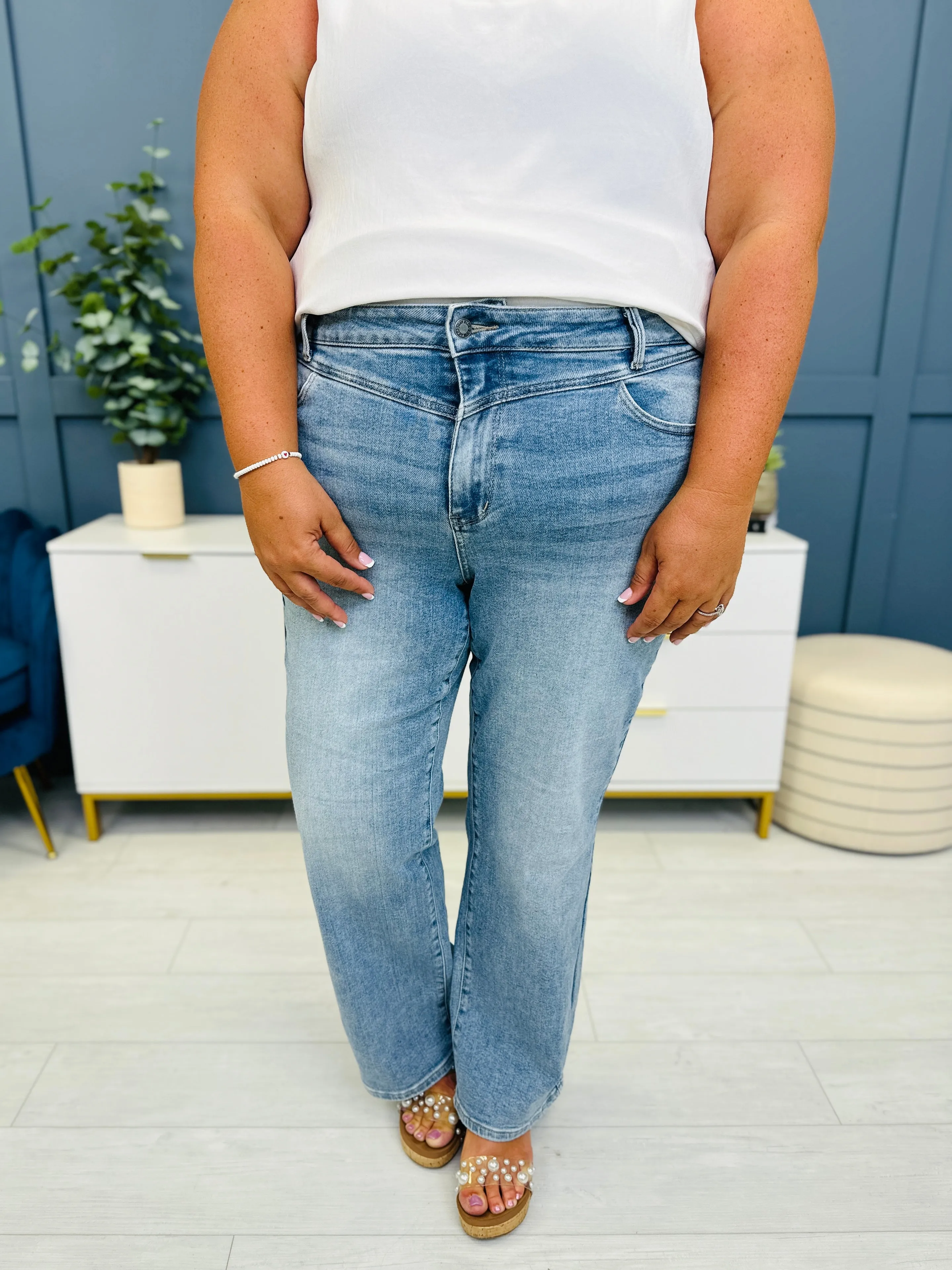 Judy Blue Eyes Wide Open Wide Leg Jeans in Reg/Curvy