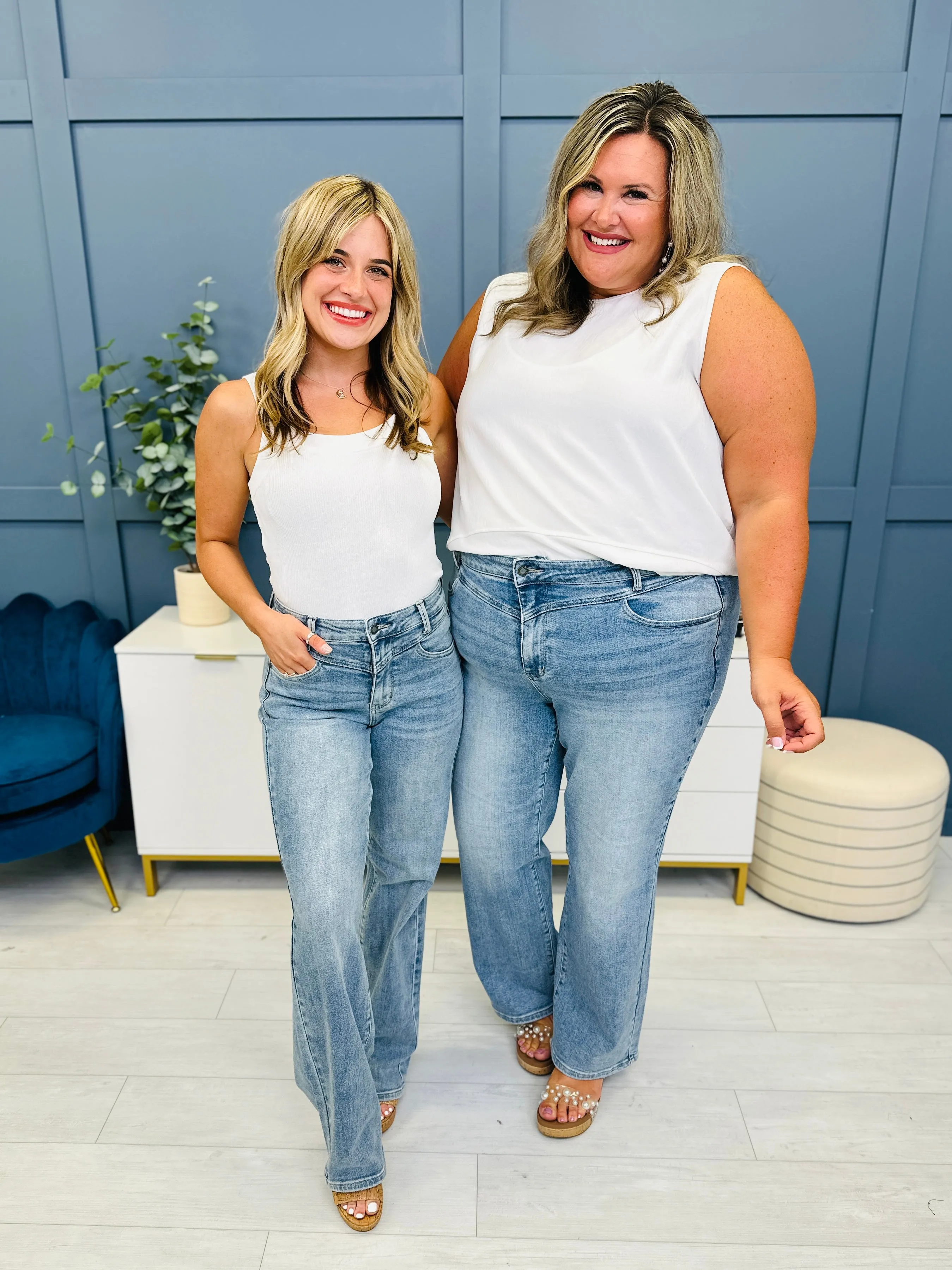 Judy Blue Eyes Wide Open Wide Leg Jeans in Reg/Curvy