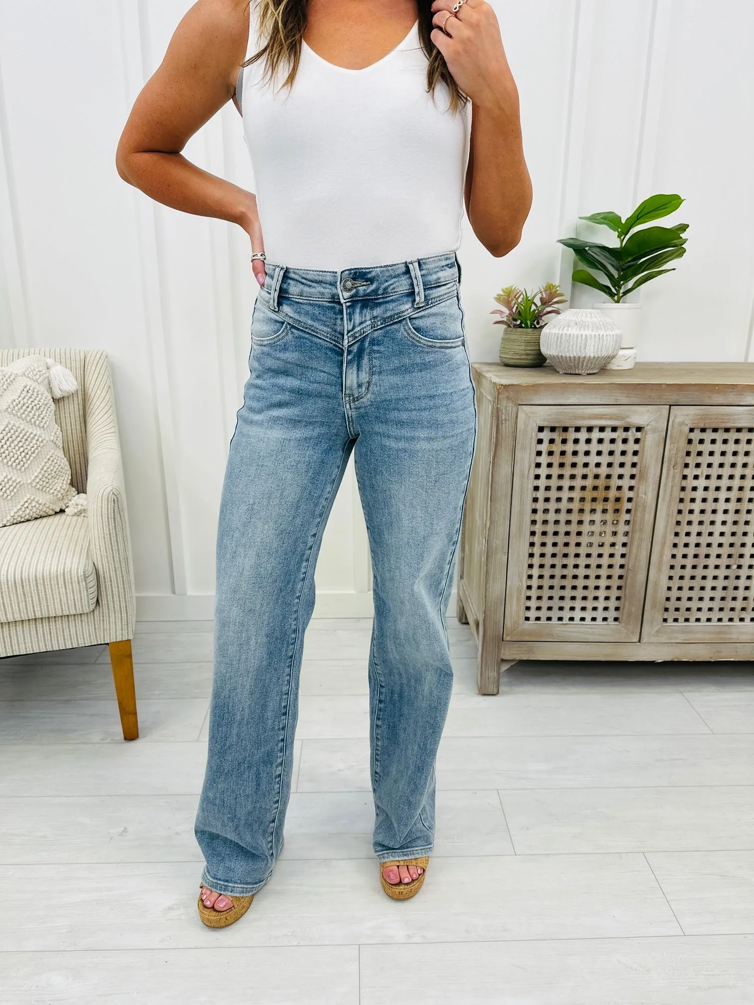 Judy Blue Eyes Wide Open Wide Leg Jeans in Reg/Curvy