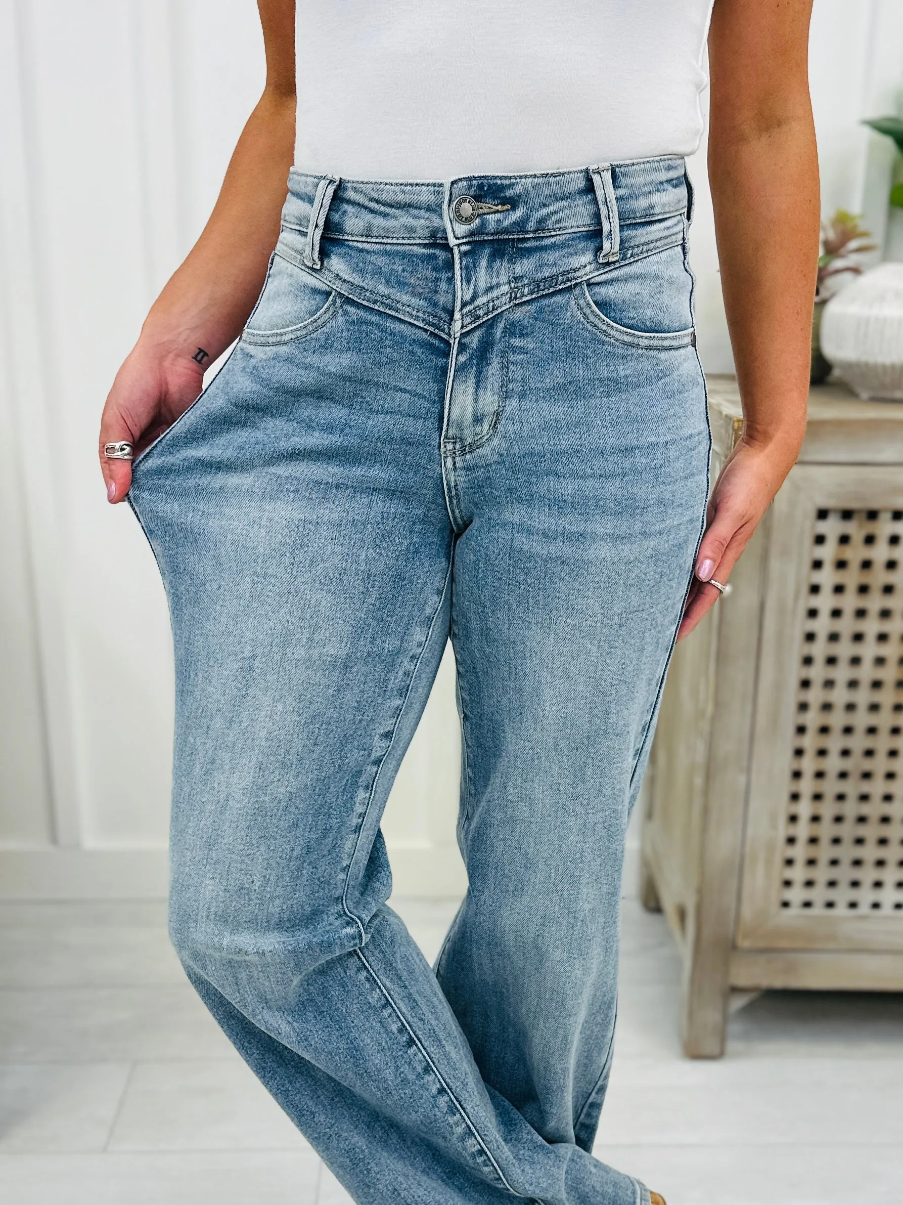 Judy Blue Eyes Wide Open Wide Leg Jeans in Reg/Curvy