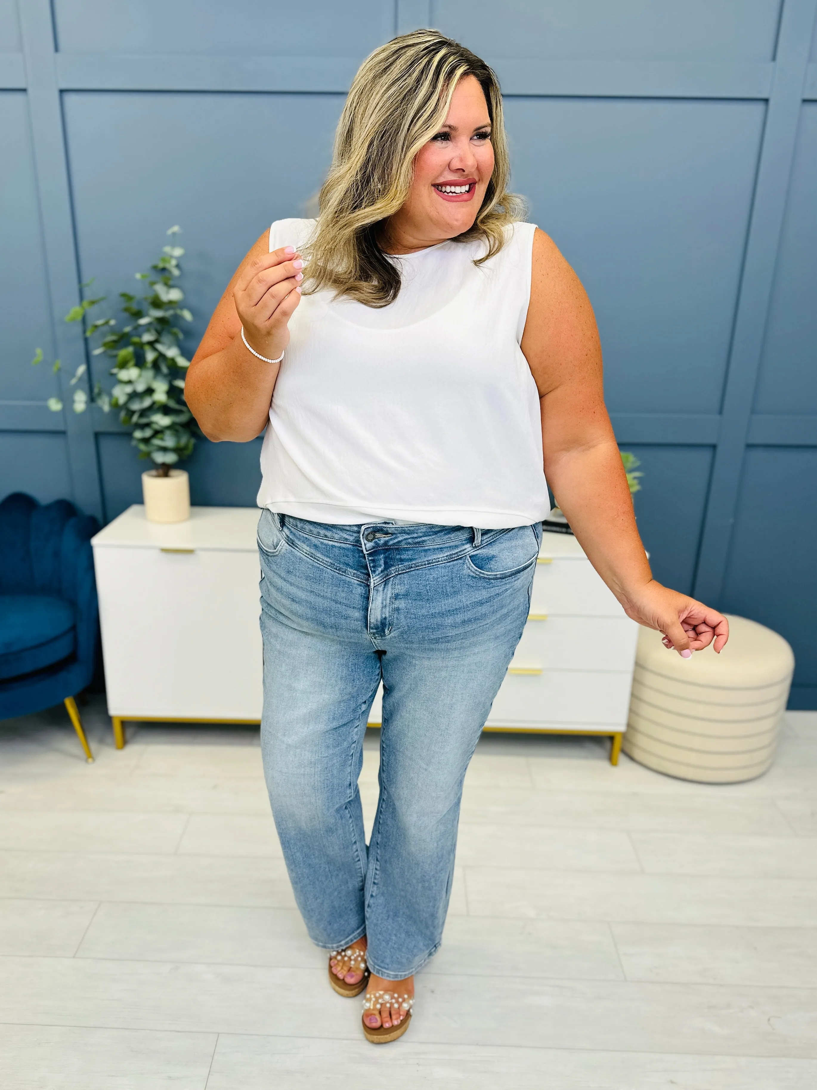 Judy Blue Eyes Wide Open Wide Leg Jeans in Reg/Curvy