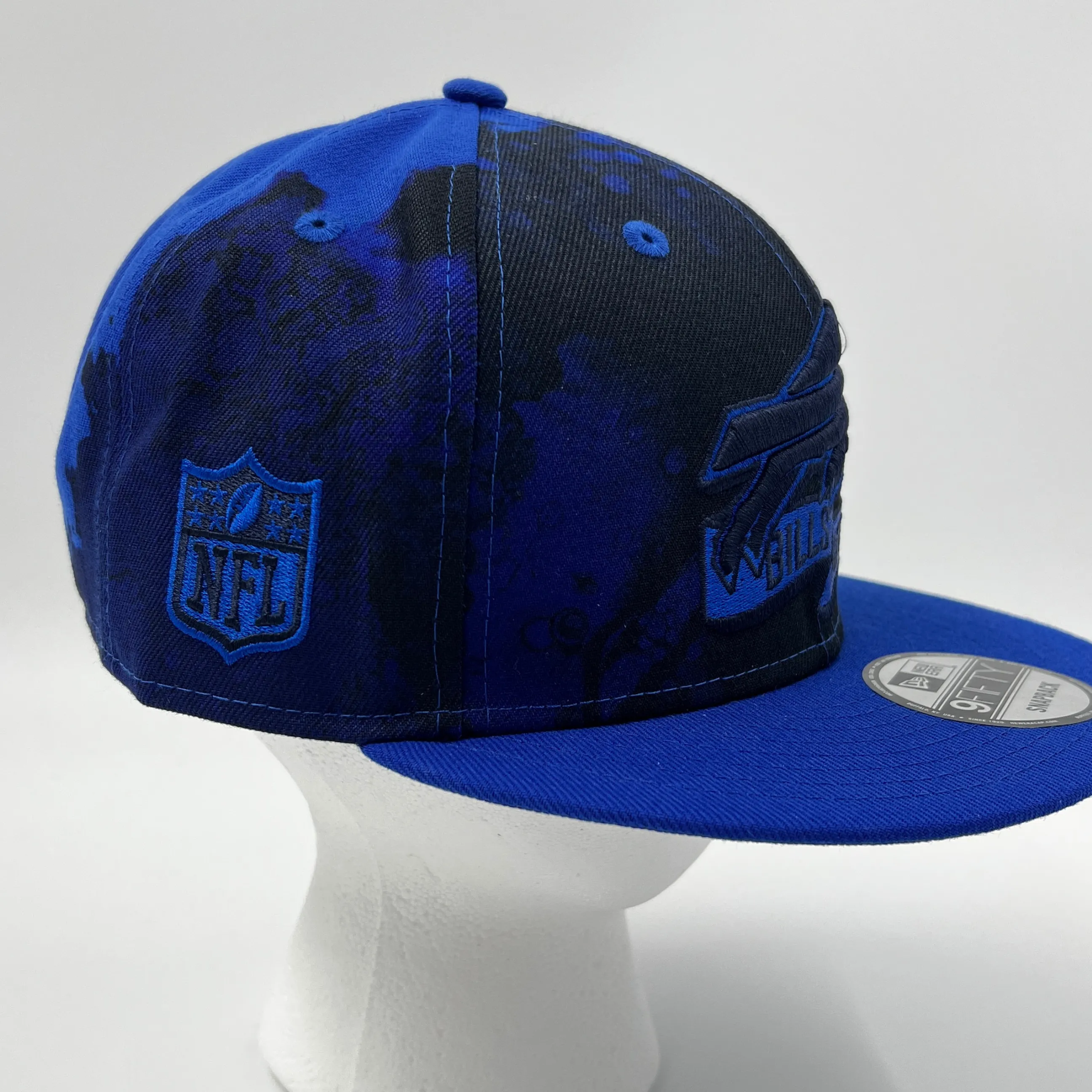 New Era Bills 2022 Sideline AFC Blue & Black Snapback Hat