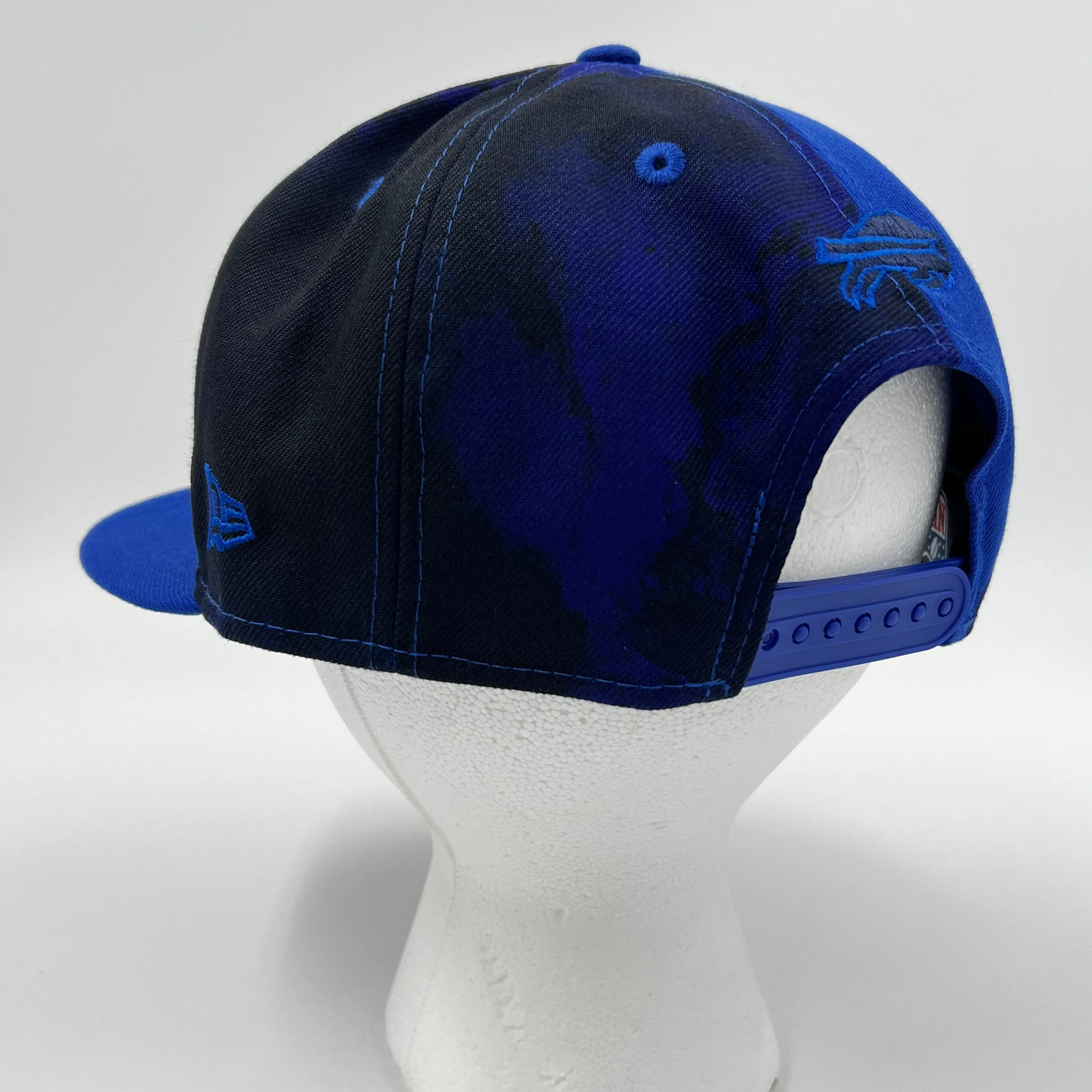 New Era Bills 2022 Sideline AFC Blue & Black Snapback Hat