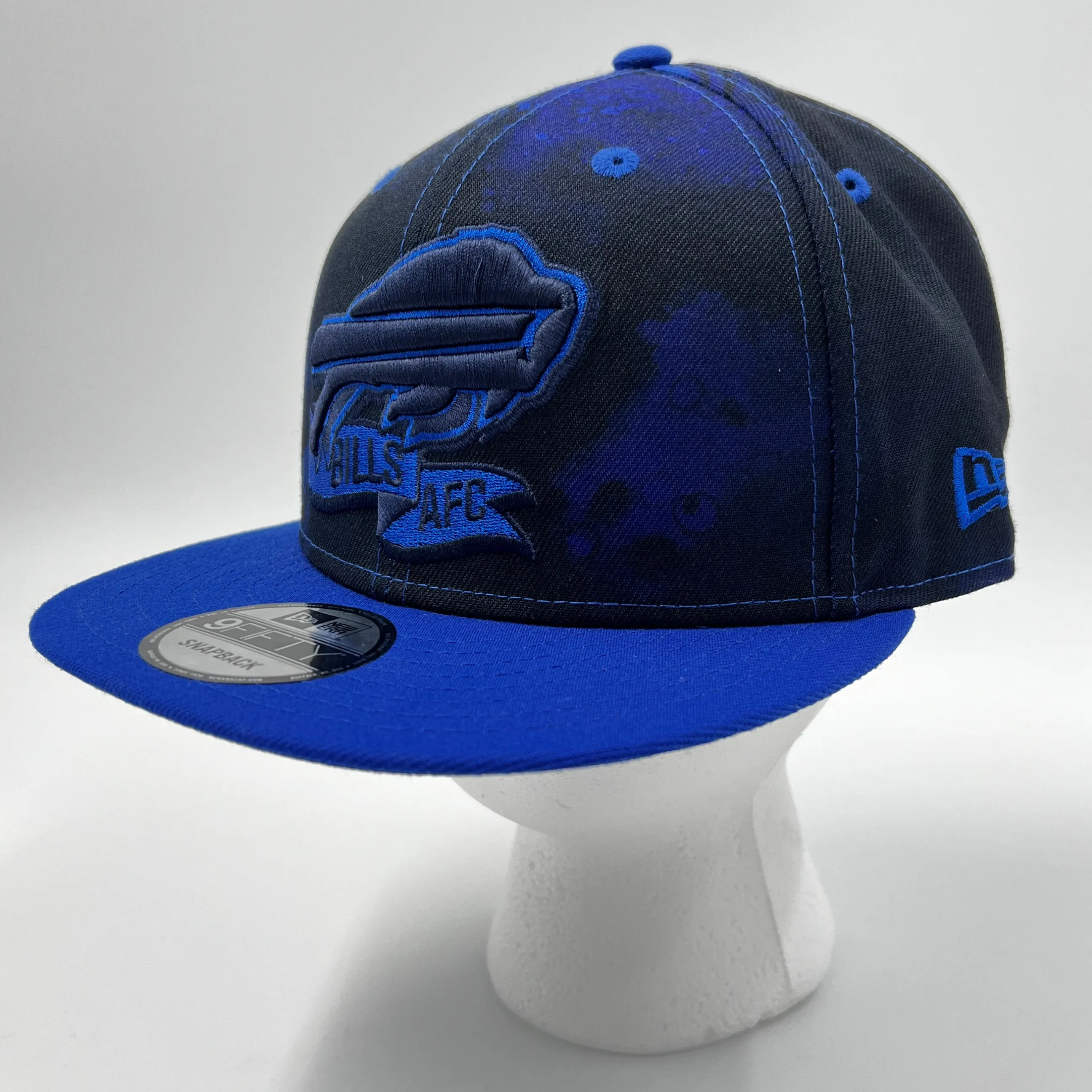 New Era Bills 2022 Sideline AFC Blue & Black Snapback Hat