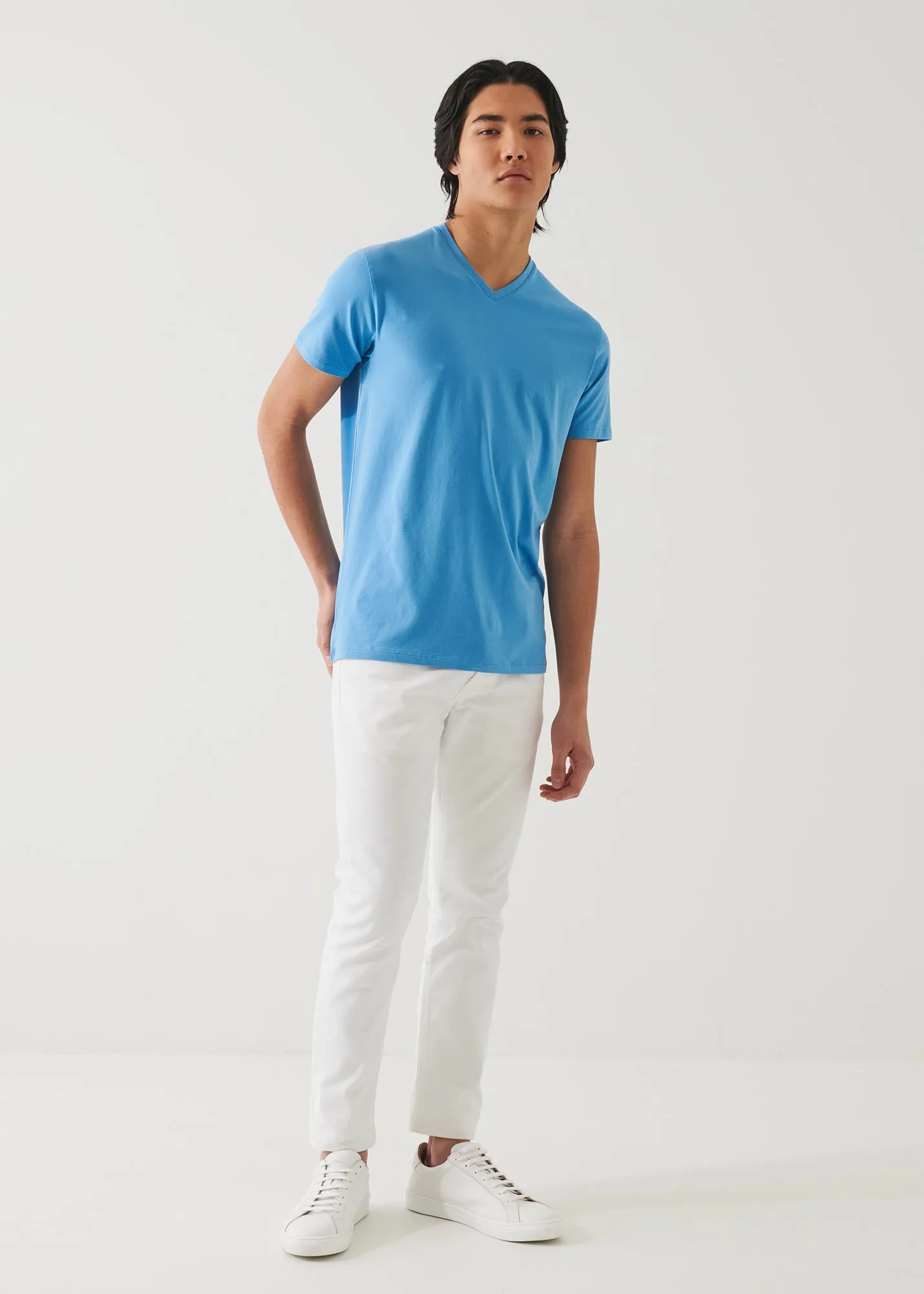 PIMA COTTON STRETCH V-NECK T-SHIRT