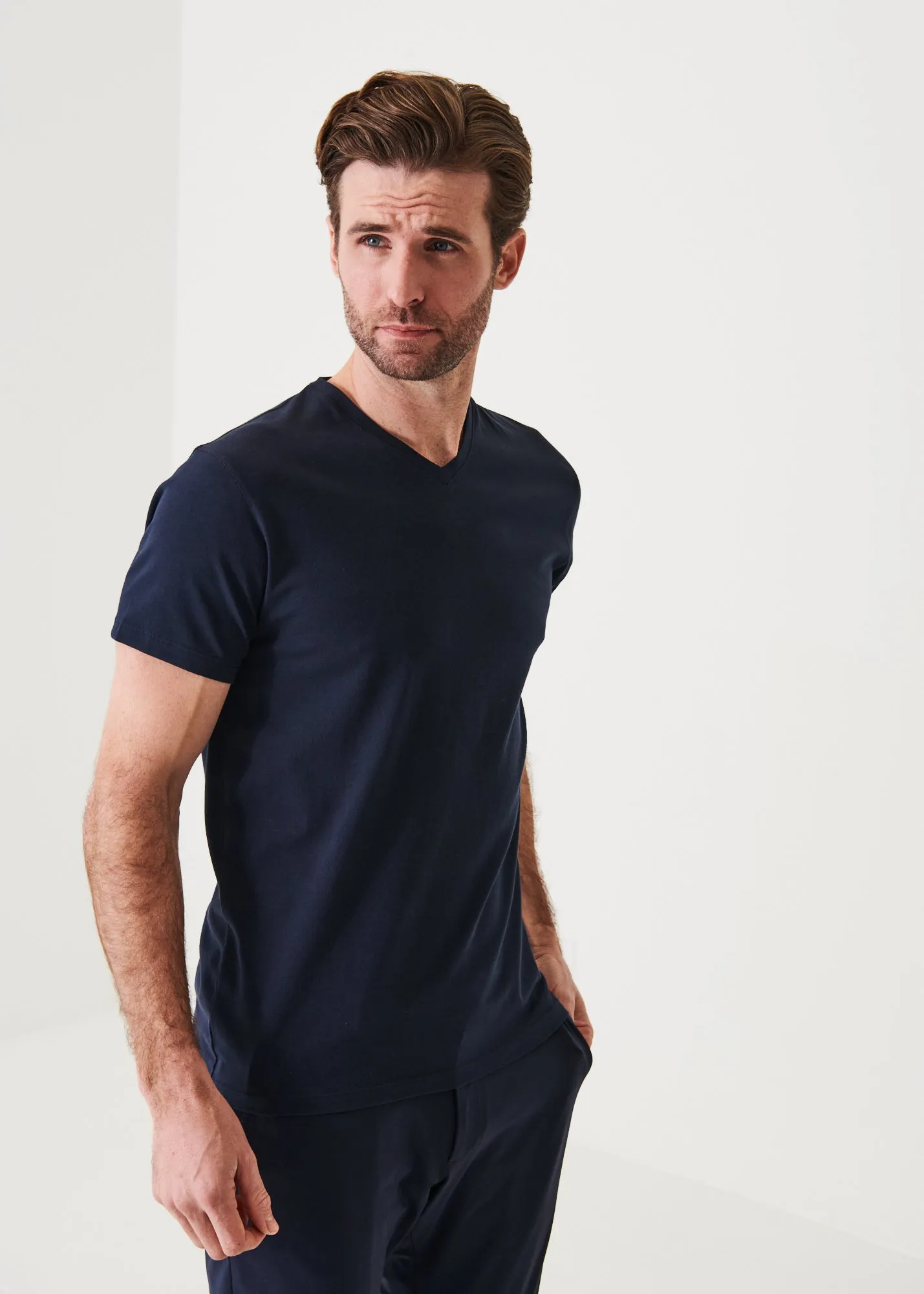 PIMA COTTON STRETCH V-NECK T-SHIRT