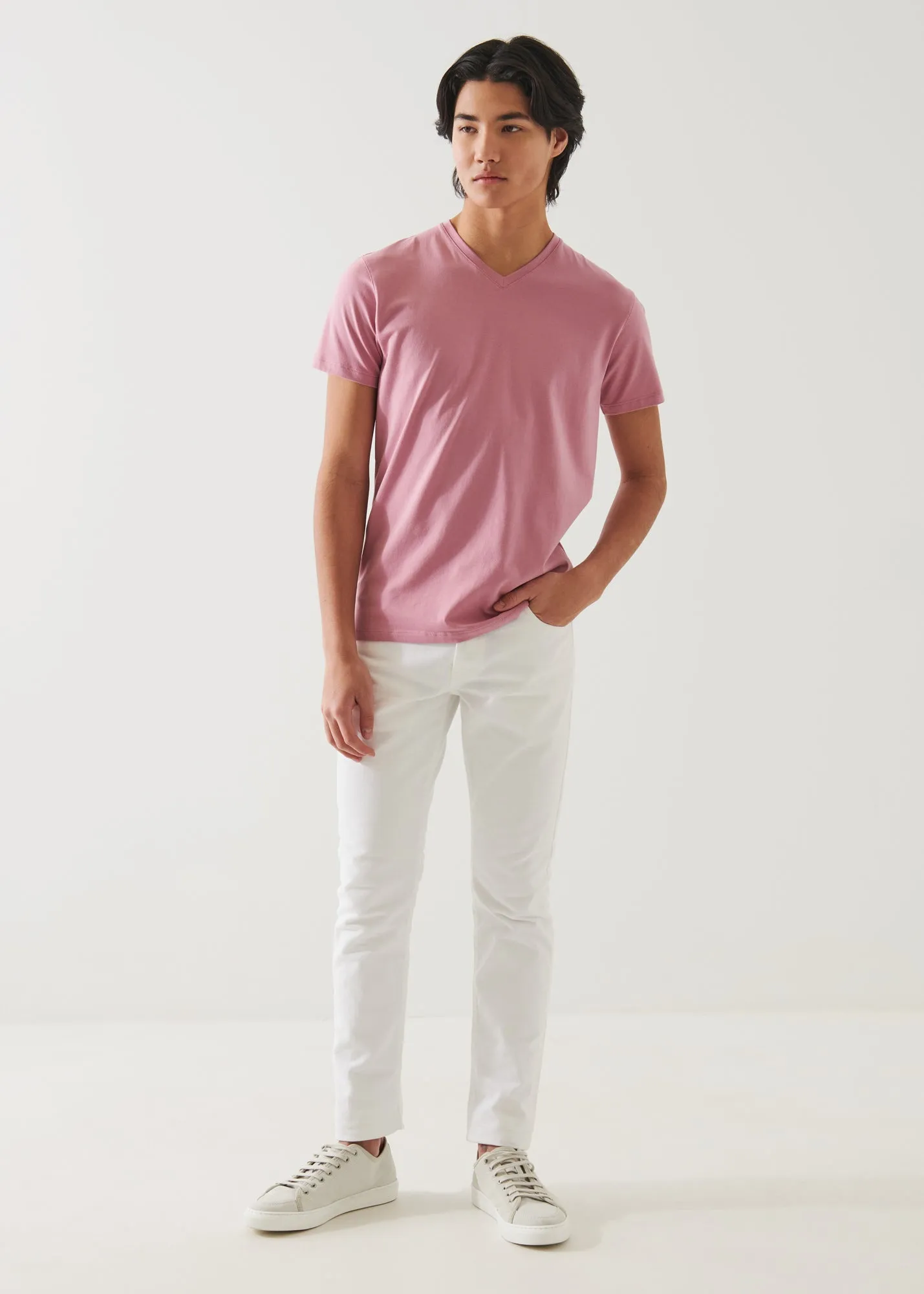 PIMA COTTON STRETCH V-NECK T-SHIRT