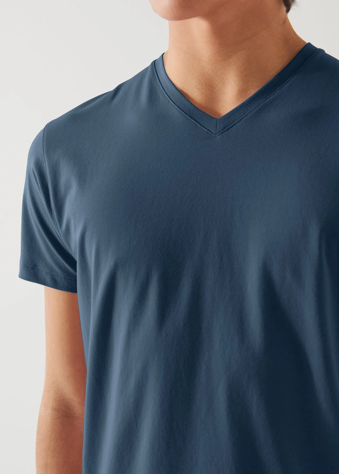 PIMA COTTON STRETCH V-NECK T-SHIRT