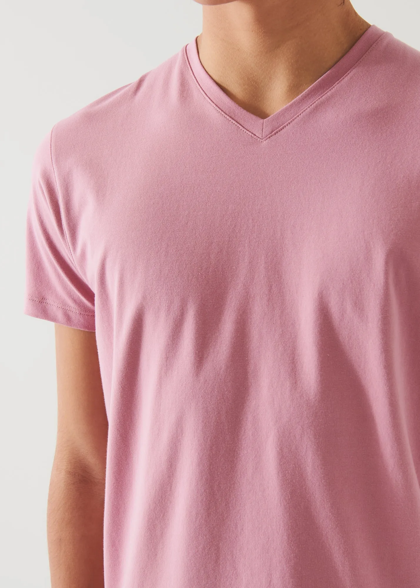 PIMA COTTON STRETCH V-NECK T-SHIRT