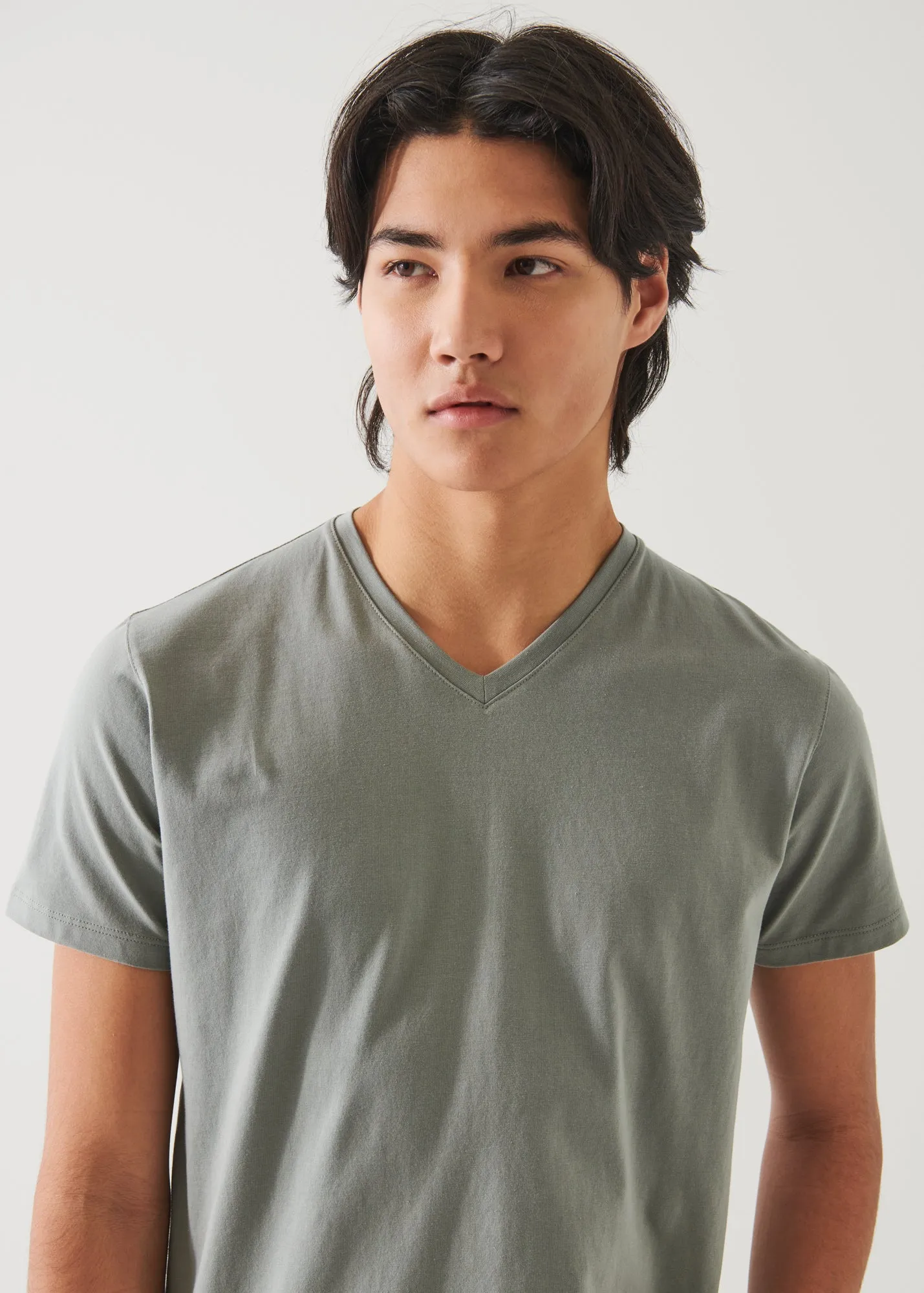 PIMA COTTON STRETCH V-NECK T-SHIRT