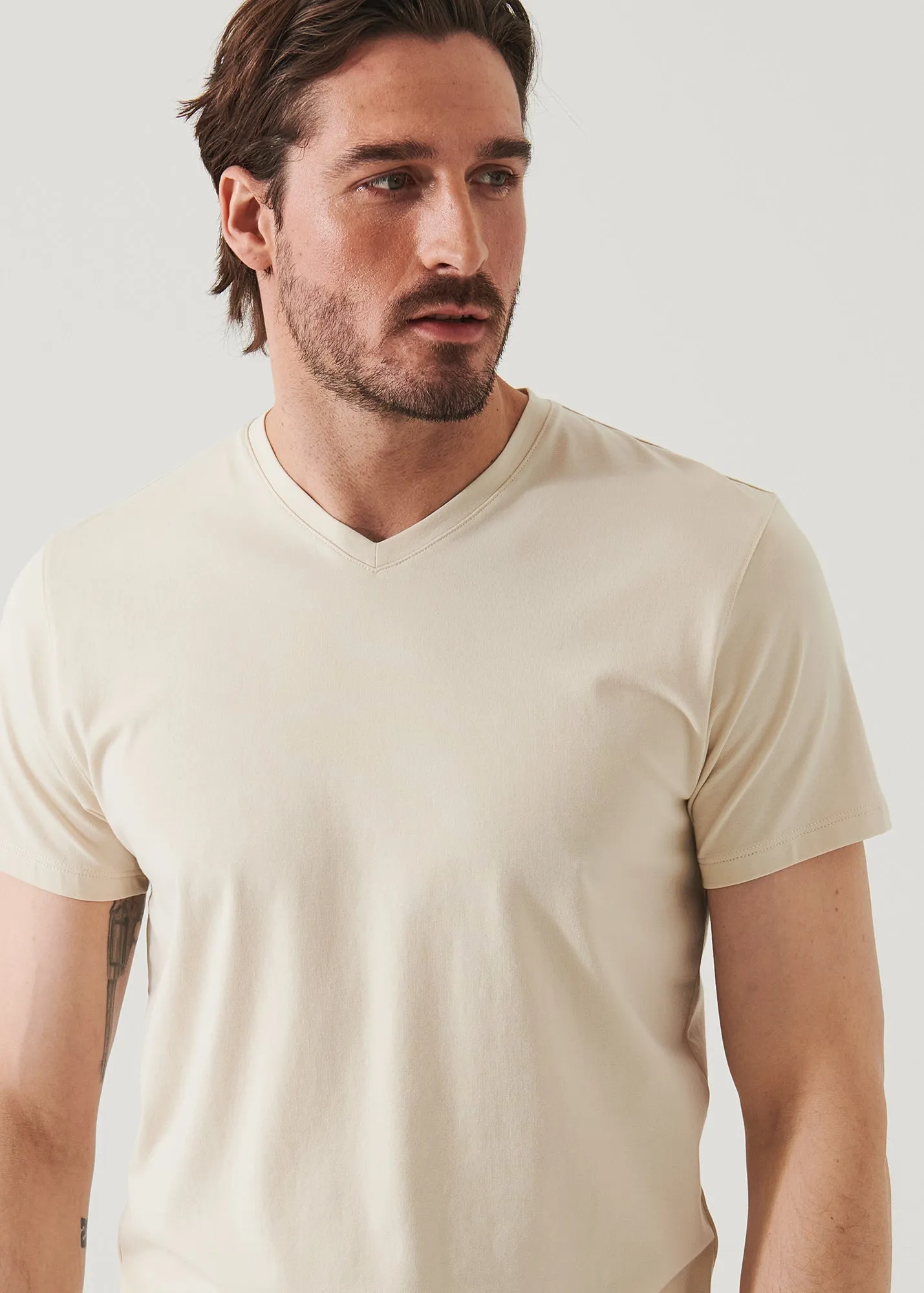 PIMA COTTON STRETCH V-NECK T-SHIRT